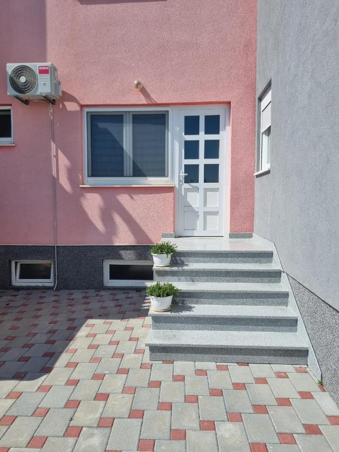 Apartmani Toni Drnis Exterior photo