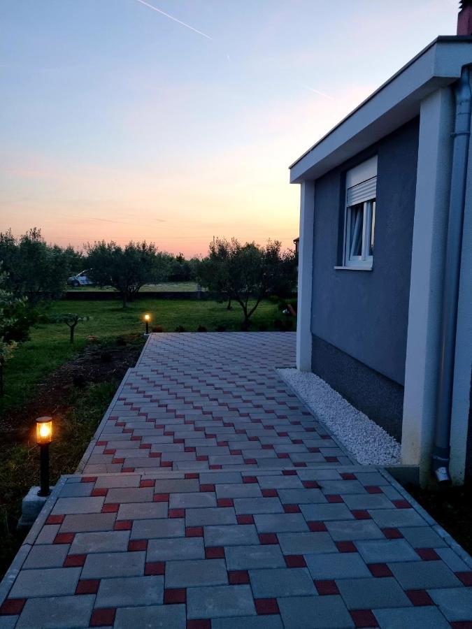 Apartmani Toni Drnis Exterior photo