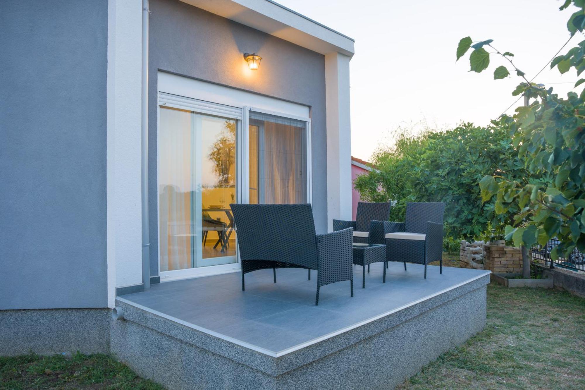 Apartmani Toni Drnis Exterior photo