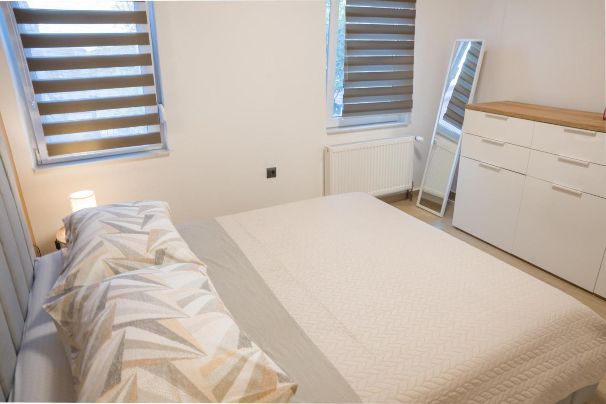 Apartmani Toni Drnis Exterior photo